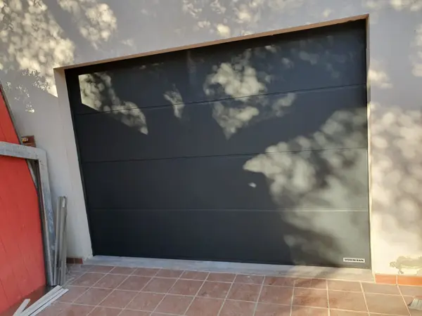 Porta sezionale grigio antracite